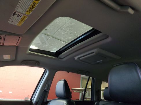 Used 2018 Honda Pilot Touring image 18