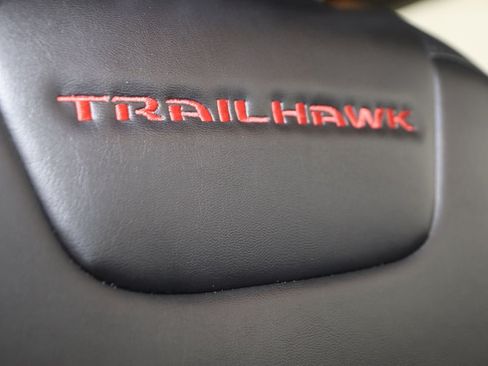 Used 2020 Jeep Cherokee Trailhawk w/ Cold Weather Group AWD/4WD image 12