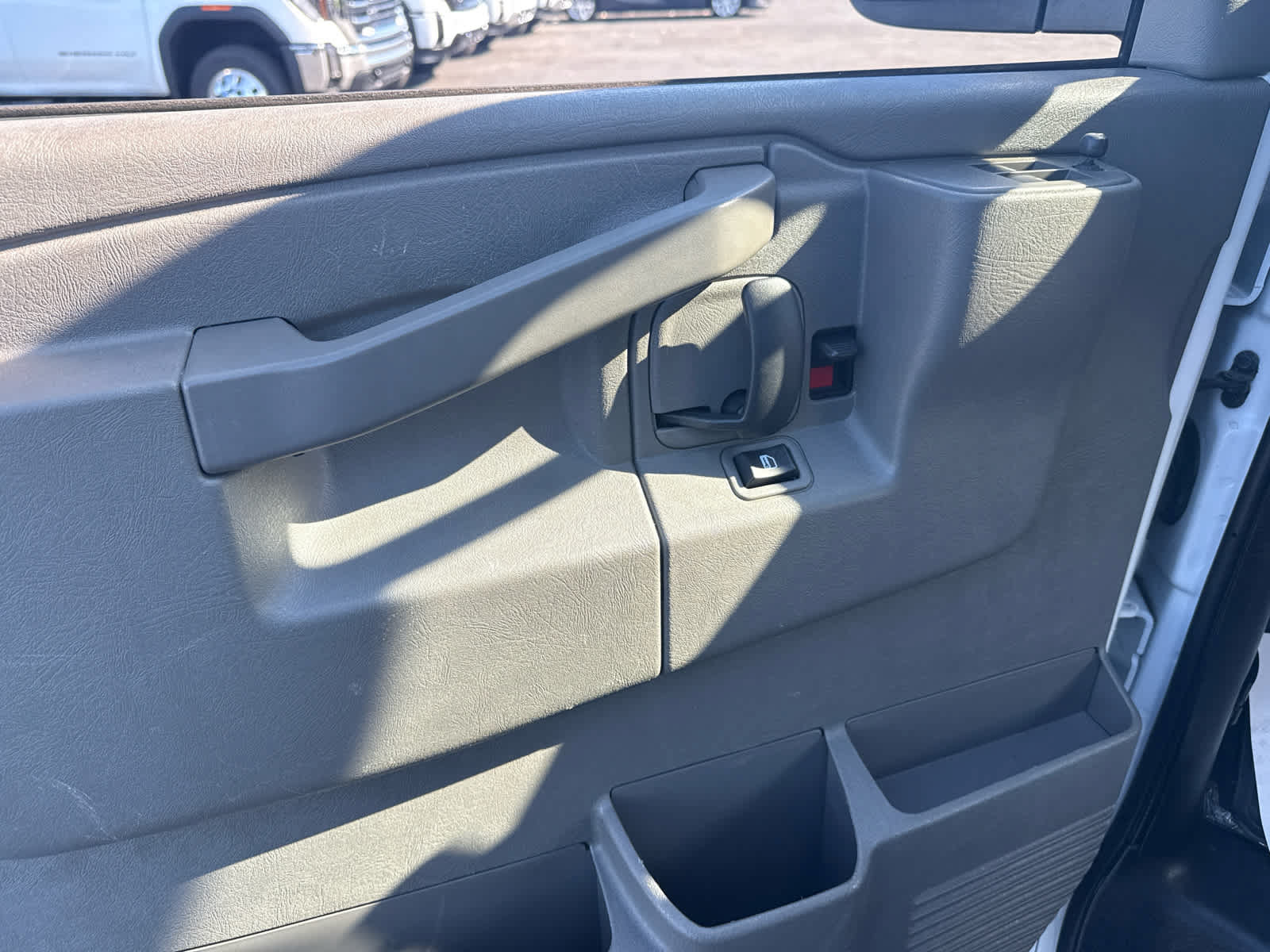 Certified 2024 Chevrolet Express 3500 LT w/ LT Preferred Equipment Group RWD image 12