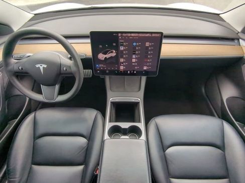Used 2022 Tesla Model 3 Performance image 16