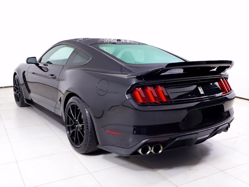Used 2020 Ford Mustang Shelby GT350 w/ Technology Package RWD image 3