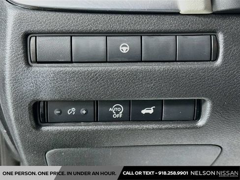 Certified 2025 Nissan Rogue SV AWD/4WD image 10