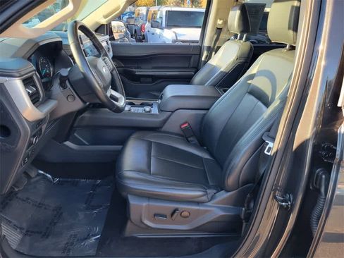 Certified 2022 Ford Expedition Max XLT image 9