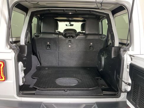 Used 2018 Jeep Wrangler Unlimited Rubicon image 28