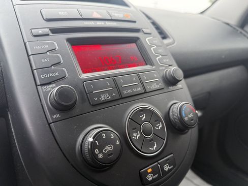 Used 2012 Kia Soul FWD image 25