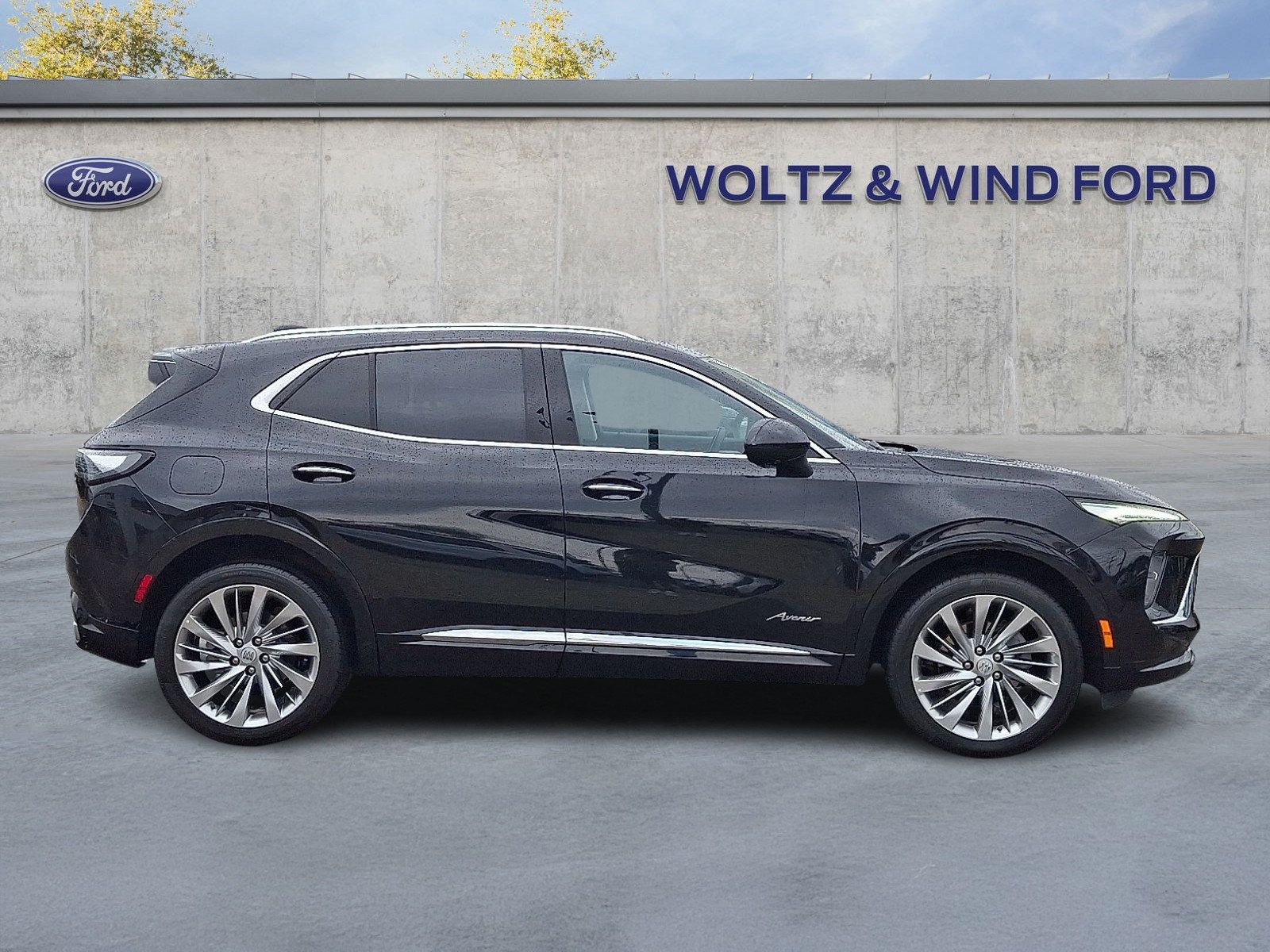 Used 2024 Buick Envision Avenir AWD/4WD image 7