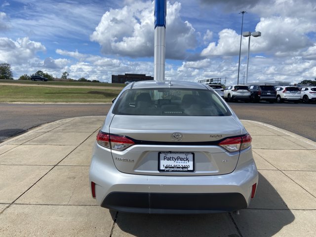Used 2025 Toyota Corolla LE FWD image 8