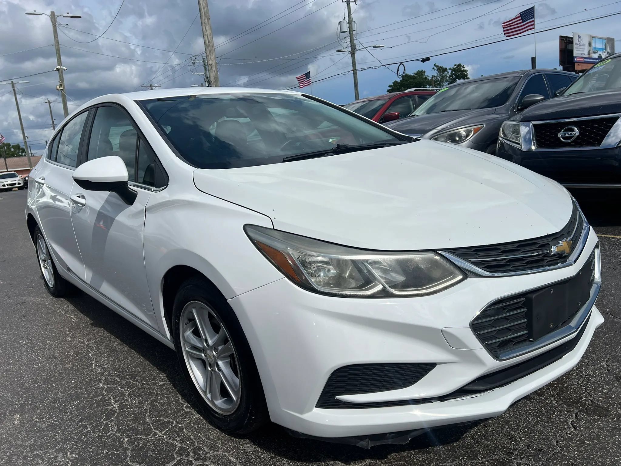 Used 2018 Chevrolet Cruze LT w/ Convenience Package FWD image 4