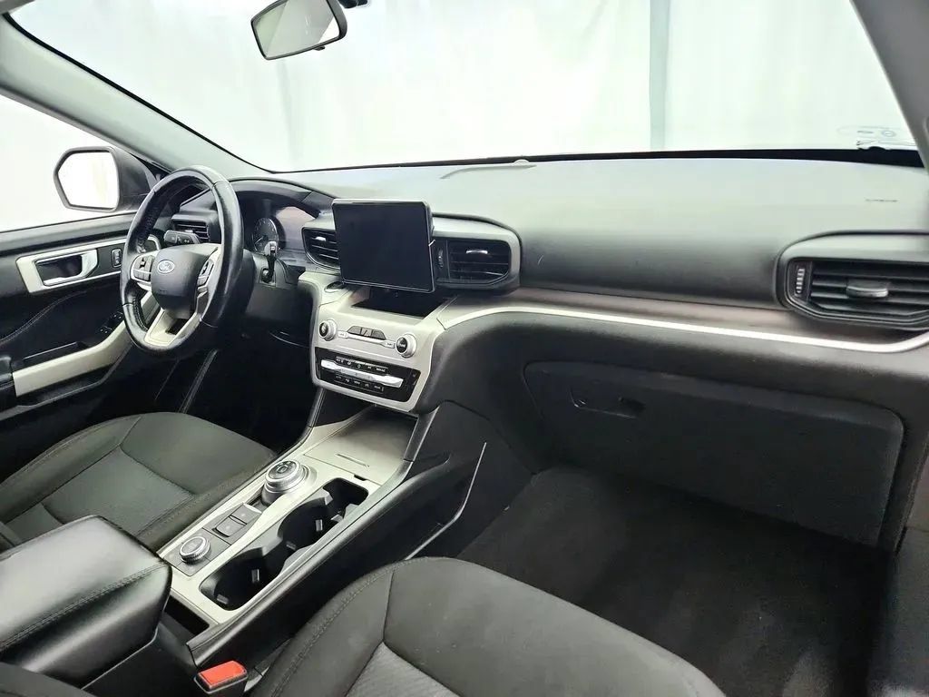 Used 2022 Ford Explorer XLT AWD/4WD image 22