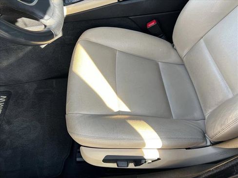 Used 2016 BMW 528i Sedan image 10