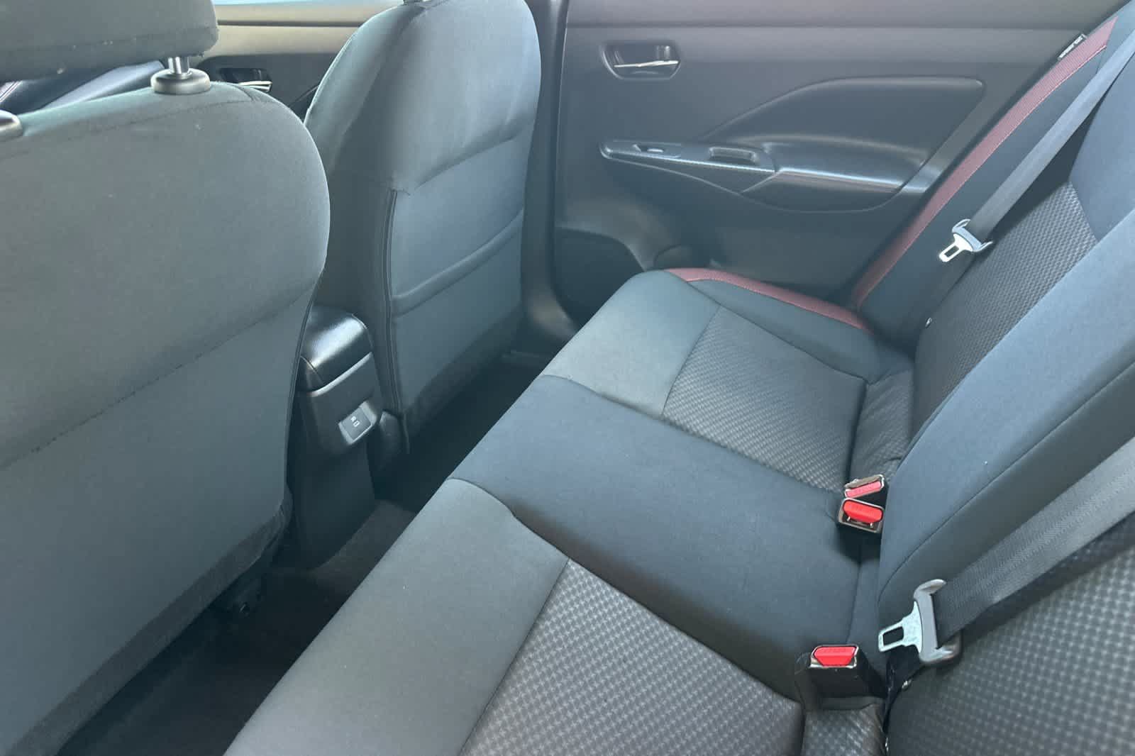 Used 2024 Nissan Versa SR FWD image 11