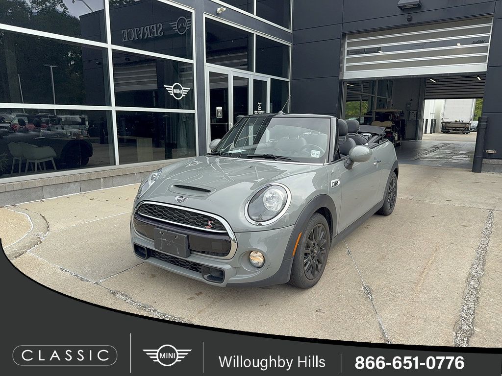 Used 2019 MINI Cooper S w/ Signature Upholstery Package FWD image 1