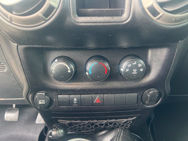 Used 2016 Jeep Wrangler Sport w/ Mopar Black Appearance Group AWD/4WD image 21