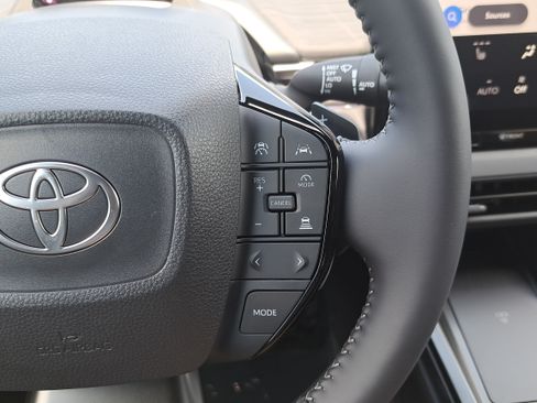 Used 2026 Toyota C-HR AWD/4WD image 19