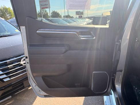 Used 2023 Chevrolet Silverado 1500 LTZ w/ LTZ Convenience Package II AWD/4WD image 11
