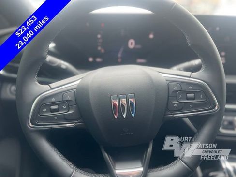 Used 2025 Buick Envista Sport Touring image 12