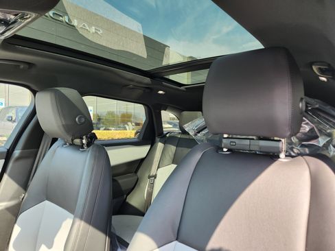 New 2026 Land Rover Range Rover Velar Dynamic SE AWD/4WD image 10