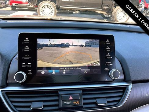 Used 2020 Honda Accord Touring image 9