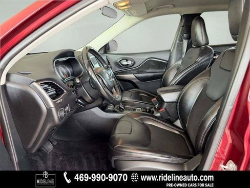 Used 2019 Jeep Cherokee Latitude Plus FWD image 9