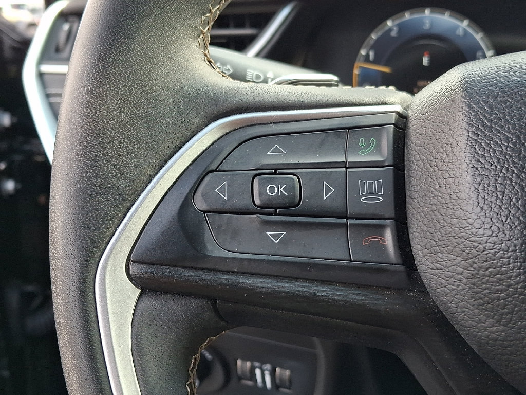 Certified 2023 Jeep Grand Cherokee Laredo X AWD/4WD image 21