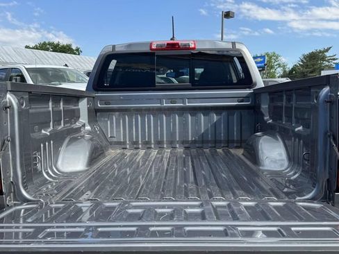 Used 2022 Chevrolet Colorado Z71 AWD/4WD image 11