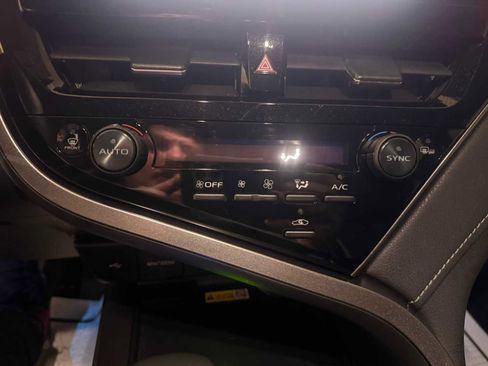 Used 2022 Toyota Camry XSE image 33