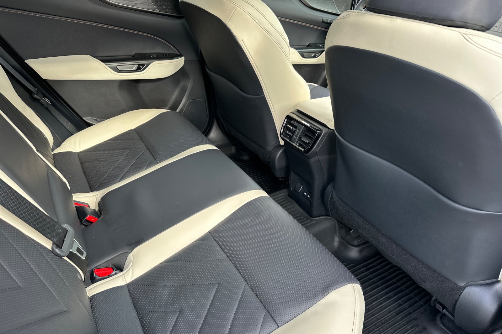 Used 2023 Lexus NX 350 AWD image 32