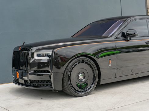 Used 2018 Rolls-Royce Phantom Sedan RWD image 18