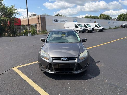 Used 2012 Ford Focus Titanium FWD image 2