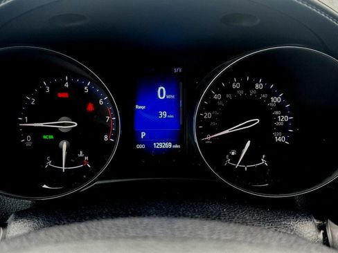 Used 2018 Toyota C-HR XLE image 10