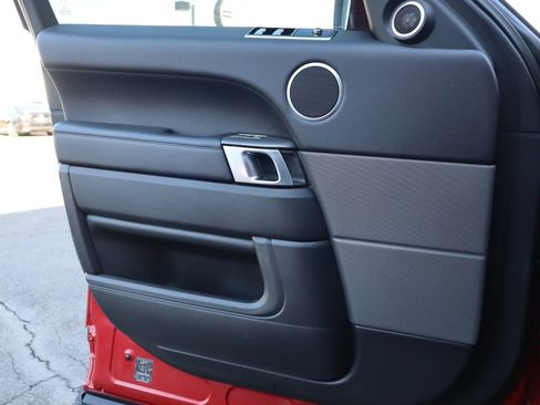 Used 2018 Land Rover Range Rover Sport SE image 23