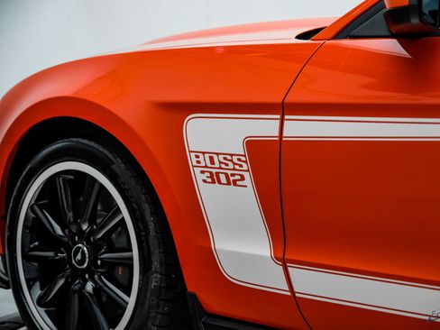 Used 2012 Ford Mustang Boss 302 w/ Boss 302 Accessory Pkg RWD image 31