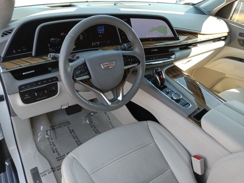 Used 2022 Cadillac Escalade ESV Sport Platinum w/ LPO, ONYX Package image 7