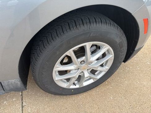 Used 2024 Chevrolet Equinox LT image 25