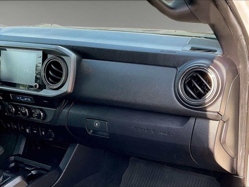 Used 2022 Toyota Tacoma TRD Sport w/ Technology Package AWD/4WD image 13