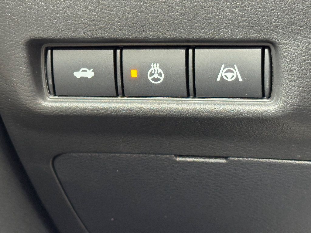 Used 2026 Nissan Sentra SL w/ Floor Mat Package FWD image 16