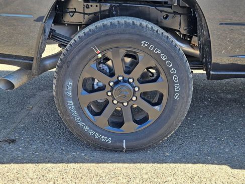 New 2026 RAM 3500 Big Horn AWD/4WD image 9