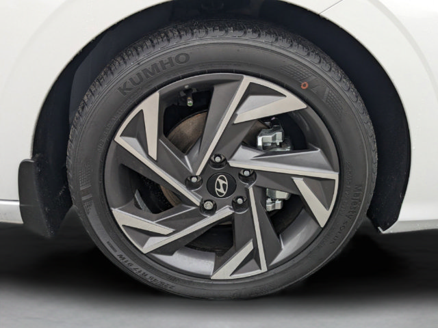 Certified 2025 Hyundai Elantra Limited FWD image 39