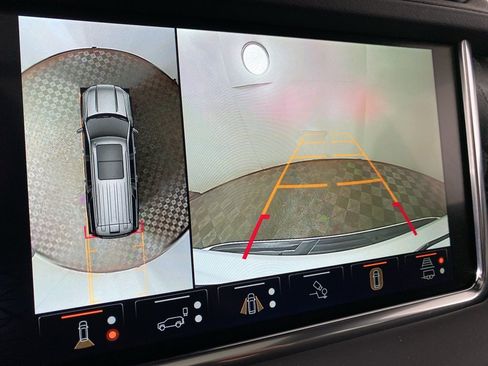 Used 2024 GMC Yukon Denali w/ Advanced Technology Package image 14