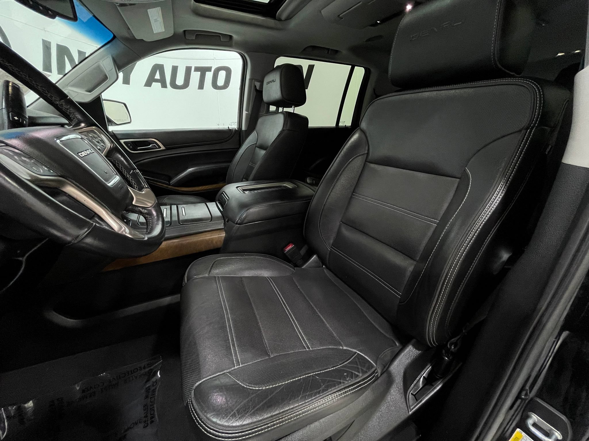 Used 2020 GMC Yukon XL Denali w/ Denali Ultimate Package AWD/4WD image 15