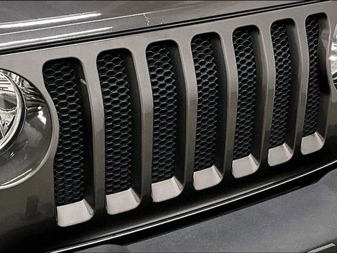Used 2018 Jeep Wrangler Unlimited Sport S AWD/4WD image 32