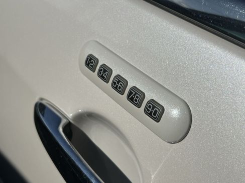 Used 2012 Lincoln MKZ FWD image 13