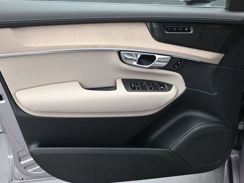 New 2026 Volvo XC90 B6 Ultra w/ Protection Package Premier AWD/4WD image 5