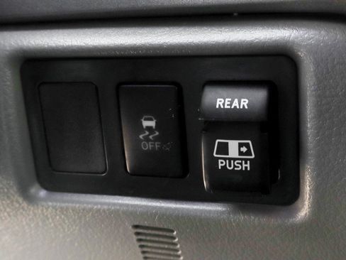 Used 2010 Toyota Tundra 2WD Double Cab image 36