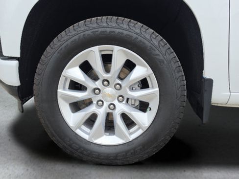Used 2022 Chevrolet Silverado 1500 Custom w/ Safety Confidence Package AWD/4WD image 36