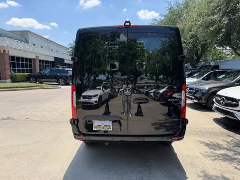 Certified 2025 Mercedes-Benz Sprinter 2500 image 4