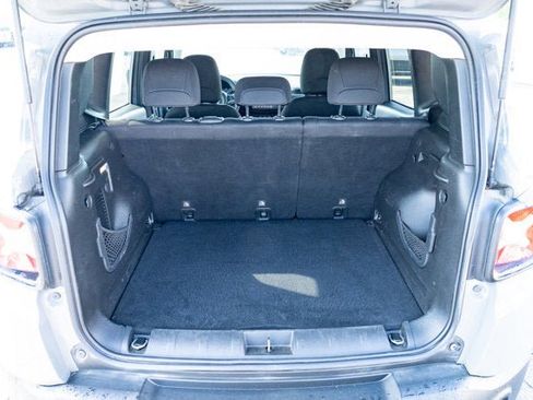 Used 2020 Jeep Renegade Latitude w/ UConnect 8.4 Nav Group image 33