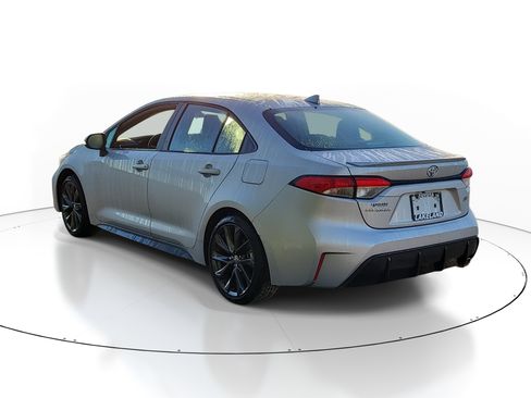 Certified 2025 Toyota Corolla SE FWD image 5