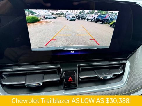 Used 2026 Chevrolet TrailBlazer ACTIV w/ Convenience Package FWD image 8
