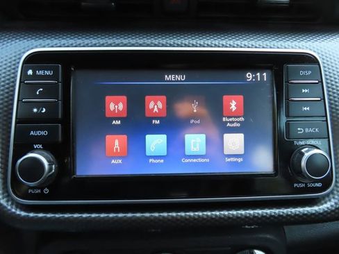 Used 2020 Nissan Kicks S image 23